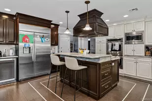 25 Bay Driveway, Manhasset, NY 11030 - Photo 10