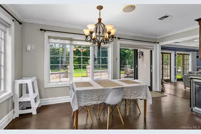 25 Bay Driveway, Manhasset, NY 11030 - Photo 12