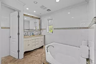 25 Bay Driveway, Manhasset, NY 11030 - Photo 18