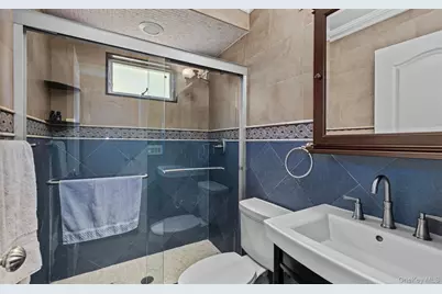 25 Bay Driveway, Manhasset, NY 11030 - Photo 14