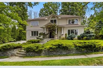 25 Bay Driveway, Manhasset, NY 11030 - Photo 2