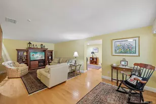 360 Birchwood Rd, Medford, NY 11763 - Photo 8