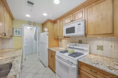 360 Birchwood Road, Medford, NY 11763 - Photo 16