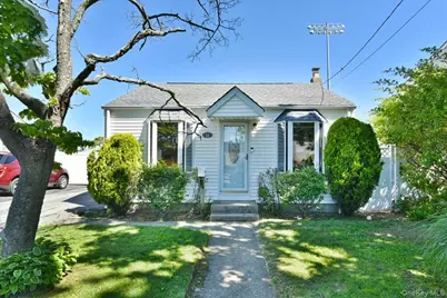 11 Glenda Drive, West Babylon, NY 11704 - Photo 1