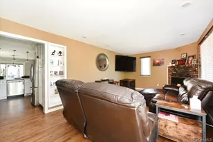 11 Glenda Dr, West Babylon, NY 11704 - Photo 8