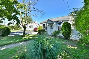 11 Glenda Dr, West Babylon, NY 11704 - Photo 4