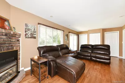 11 Glenda Drive, West Babylon, NY 11704 - Photo 6