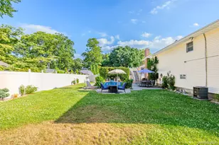 111 Brunswick Rd, Ronkonkoma, NY 11779 - Photo 40