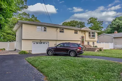 111 Brunswick Road, Ronkonkoma, NY 11779 - Photo 6