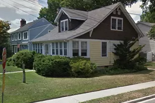 70 Staples St, Farmingdale, NY 11735 - Photo 2