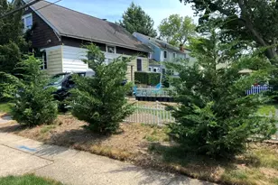 70 Staples St, Farmingdale, NY 11735 - Photo 36