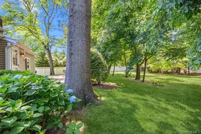 15 Joyce Court, Woodbury, NY 11797 - Photo 24