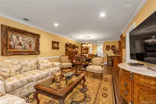 1125 Savoy Dr, Melville, NY 11747 - Photo 4