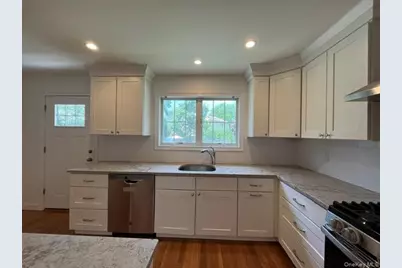 54 Ashwood Road #B, Port Washington, NY 11050 - Photo 6