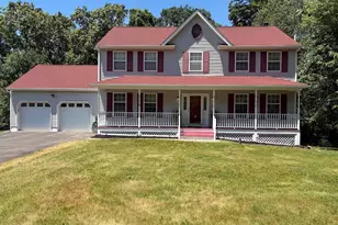 44 Ramblewood Dr, Newburgh, NY 12550 - Photo 2