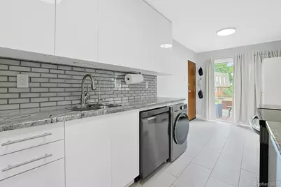 6 Crescent Drive #23, Thiells, NY 10984 - Photo 8