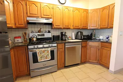 72-19 66th Road, Middle Village, NY 11379 - Photo 8