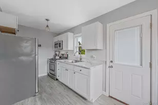 25 E Seacrest Ave, Lindenhurst, NY 11757 - Photo 42