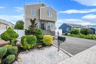 25 E Seacrest Ave, Lindenhurst, NY 11757 - Photo 8