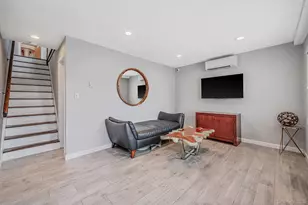 25 E Seacrest Ave, Lindenhurst, NY 11757 - Photo 16