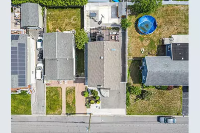 25 E Seacrest Avenue, Lindenhurst, NY 11757 - Photo 4