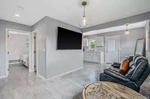 25 E Seacrest Ave, Lindenhurst, NY 11757 - Photo 38