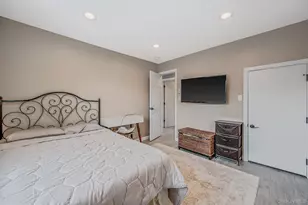 25 E Seacrest Ave, Lindenhurst, NY 11757 - Photo 36