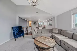 25 E Seacrest Ave, Lindenhurst, NY 11757 - Photo 22