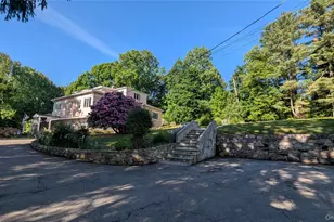 11 Dyckman Dr, Mohegan Lake, NY 10547 - Photo 4