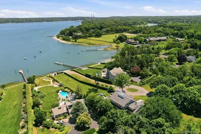 7 Preston Lane, East Setauket, NY 11733 - Photo 4
