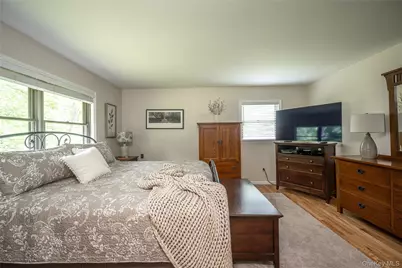 202 S Quaker Lane, Hyde Park, NY 12538 - Photo 16