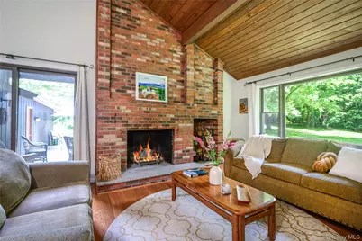 202 S Quaker Lane, Hyde Park, NY 12538 - Photo 6