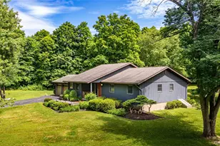 202 S Quaker Ln, Hyde Park, NY 12538 - Photo 2