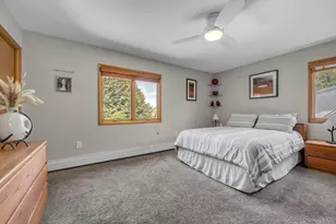 121 Strattford Rd, New Hyde Park, NY 11040 - Photo 12