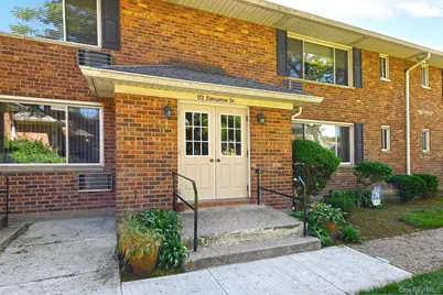 172 Edmunton Drive #D9, North Babylon, NY 11703 - Photo 1