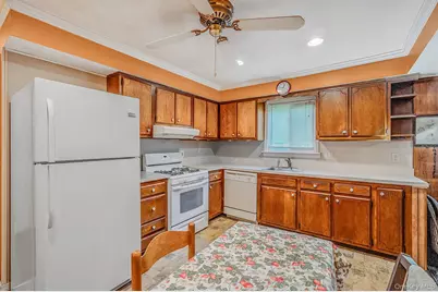 345 Earle Street, Central Islip, NY 11722 - Photo 8