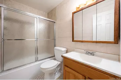 345 Earle Street, Central Islip, NY 11722 - Photo 18