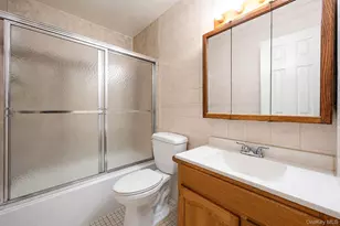 345 Earle St, Central Islip, NY 11722 - Photo 18