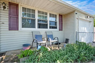 345 Earle Street, Central Islip, NY 11722 - Photo 4