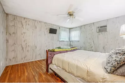 345 Earle Street, Central Islip, NY 11722 - Photo 14