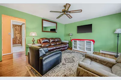 345 Earle Street, Central Islip, NY 11722 - Photo 6