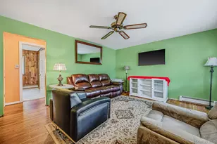345 Earle St, Central Islip, NY 11722 - Photo 6