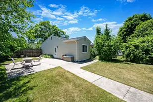 345 Earle St, Central Islip, NY 11722 - Photo 24