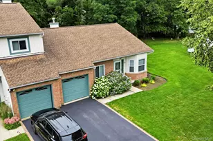 71 Timber Ridge Dr, Holtsville, NY 11742 - Photo 36