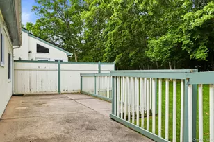 71 Timber Ridge Dr, Holtsville, NY 11742 - Photo 6