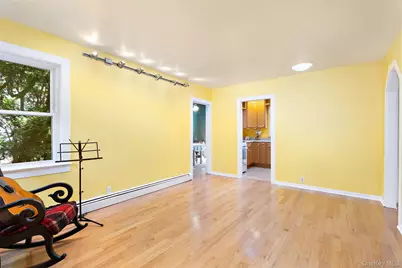 3206 Hollywood Street, Mohegan Lake, NY 10547 - Photo 8
