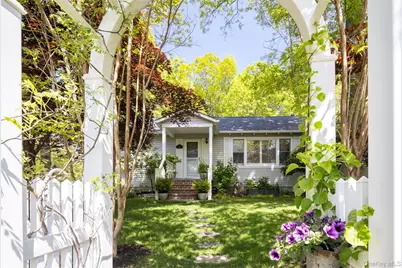 16 Bowditch Road, Shelter Island, NY 11964 - Photo 2