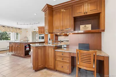2935 Bay Drive, Merrick, NY 11566 - Photo 10