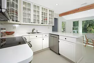 9 Oak Hill Rd, Chappaqua, NY 10514 - Photo 12