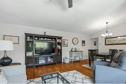 200 Lexington Avenue #8B, Oyster Bay, NY 11771 - Photo 18